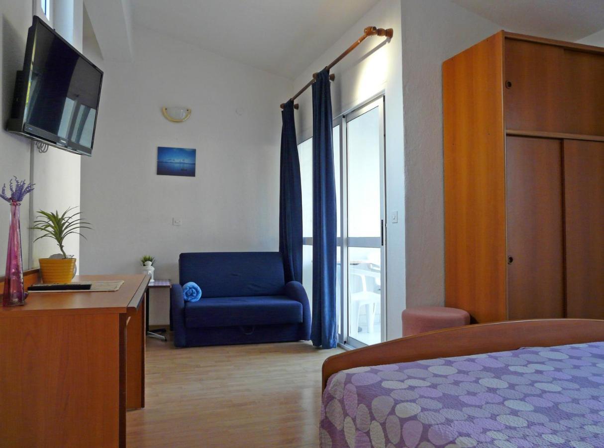 Apartments By The Sea Drvenik Donja Vala, Makarska - 6756 Kültér fotó